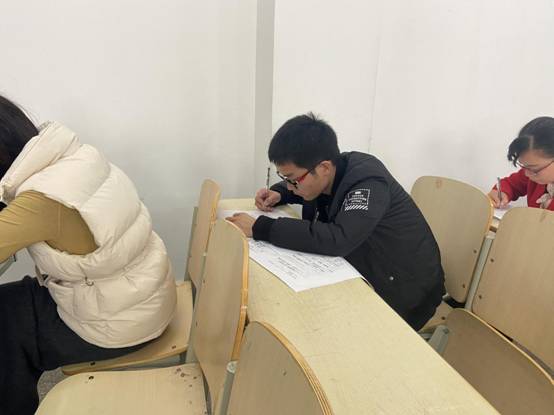 E9A2E19C4F9DD70A268F6676E8DEAB54