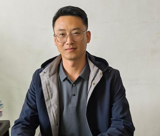 副院长、党委书记：肖东